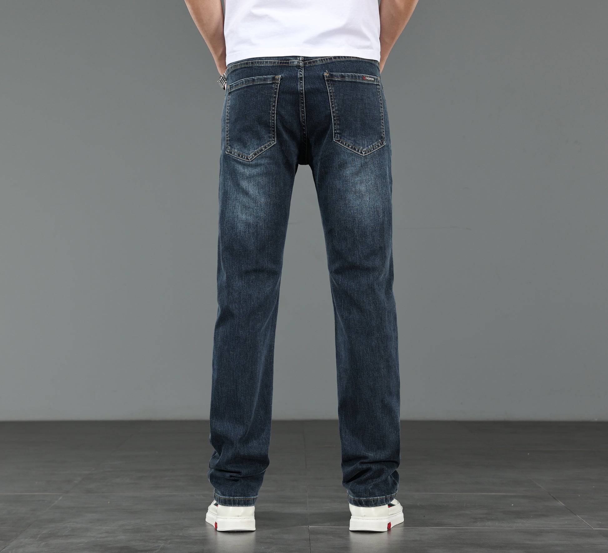 Slim-fit denim jeans
